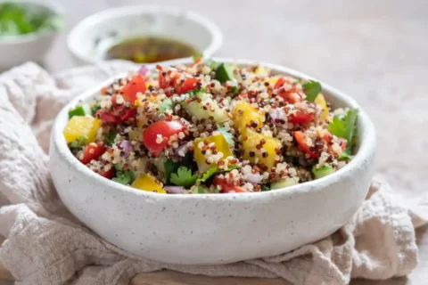 Salade de quinoa estivale