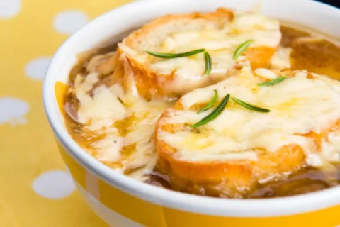 Soupe à l&rsquo;Oignon Gratinée
