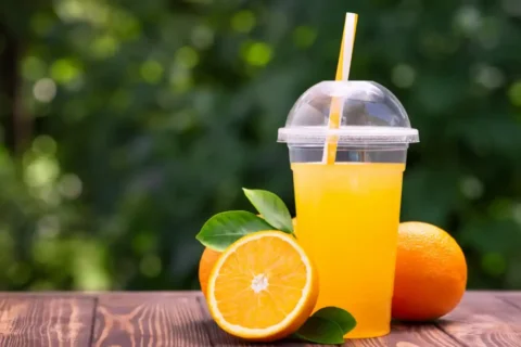 Ce presse-agrumes électrique à petit prix est l’allié idéal pour savourer des jus d’agrumes frais tout l’été